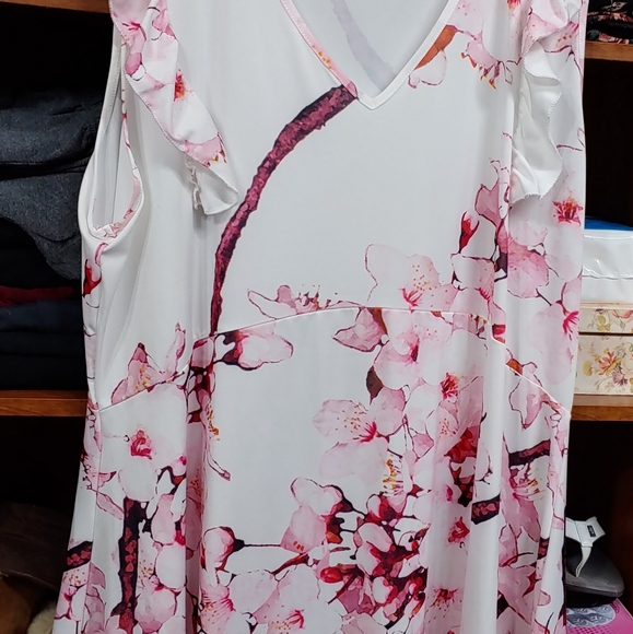 3x Womens Tunics - Picture 2 of 12